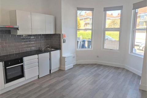 Studio to rent, Granville Road, London, Greater London, N12 0HJ