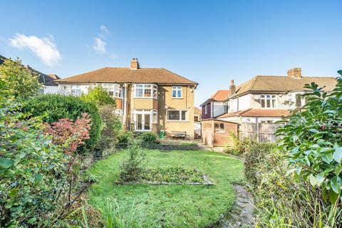 25 Eversley Way, Croydon, CR0 8QR