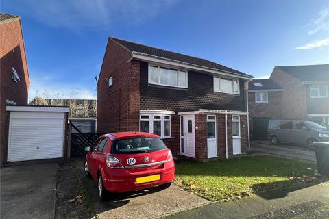2 bedroom semi-detached house to rent, Compton Close, Lee-On-The-Solent, Hampshire, PO13