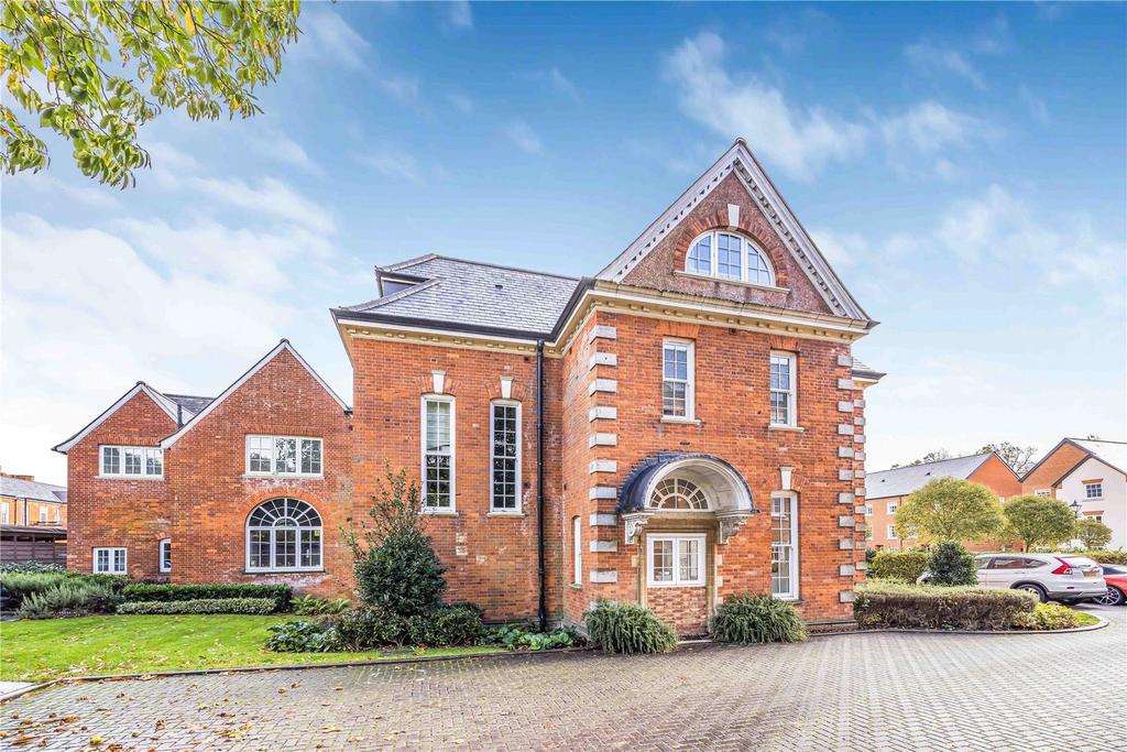 Penny Acre, Chichester, West Sussex, PO19 2 bed apartment for sale £