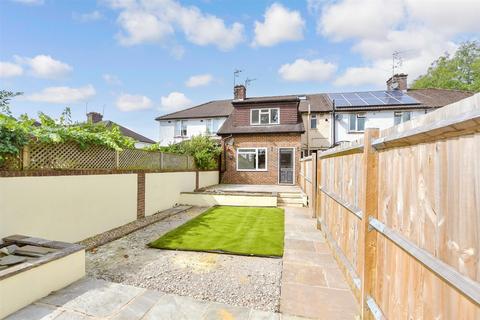 6 Lyndhurst Road, Reigate, RH2 8JW