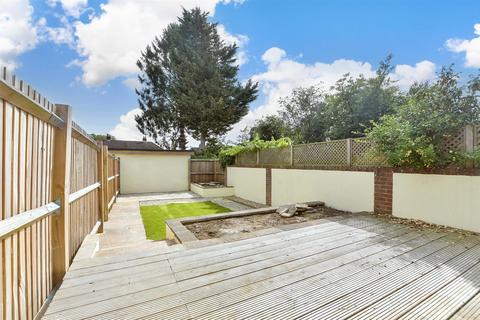 6 Lyndhurst Road, Reigate, RH2 8JW
