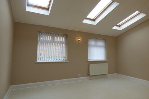 3 bedroom barn conversion to rent - Buxton Road, Great Moor, Stockport, SK2