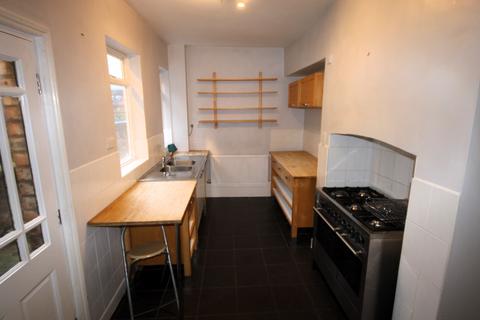4 bedroom terraced house to rent - Haxby Road, York, YO31