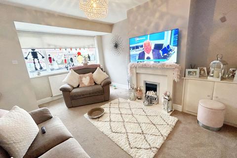 2 bedroom semi-detached house for sale - Warkworth Avenue, Wallsend, Tyne and Wear, NE28 9HZ