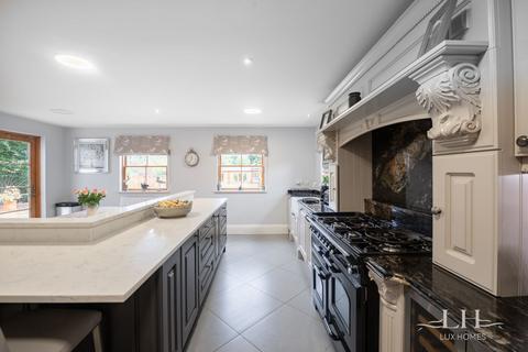5 bedroom detached house for sale, Coxtie Green Road, Brentwood