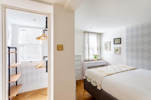2 bedroom flat to rent,  Cornwall Gardens, London SW7
