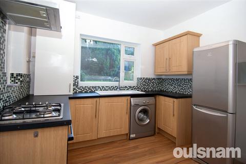 3 bedroom semi-detached house to rent, Wilson Road, Oldbury, West Midlands, B68