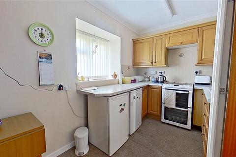1 bedroom flat for sale, Courtfields, Elm Grove, Lancing, West Sussex, BN15