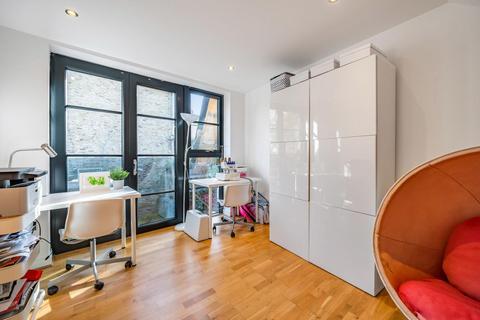 10 Berrymans Lane, London, SE26 4JB