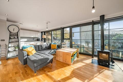 10 Berrymans Lane, London, SE26 4JB