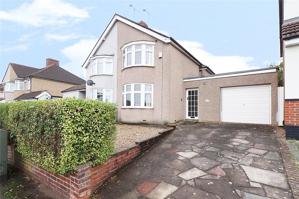 Appledore Avenue, Bexleyheath, Kent, DA7 2 bed semidetached house for