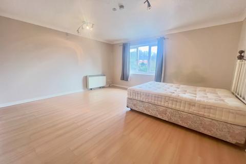 undefined, Columbus Gardens, Northwood HA6
