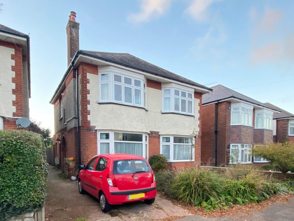 Norton Road, Winton 2 bed apartment £1,250 pcm (£288 pw)