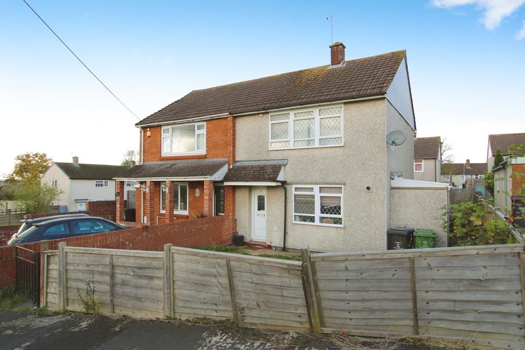Rushall Close, Swindon 2 bed semidetached house for sale £130,000