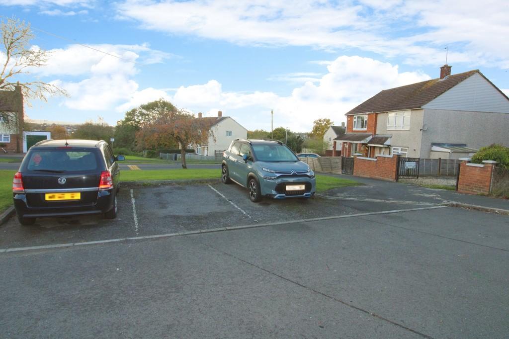 Rushall Close, Swindon 2 bed semidetached house for sale £130,000