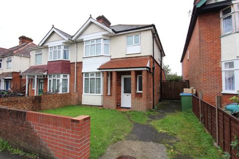 5 bedroom semi-detached house to rent, Burgess Road, Southampton