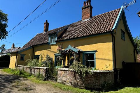 3 bedroom detached house for sale, Gissing