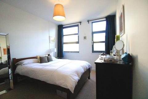 2 bedroom flat to rent - Southgate Road, London N1