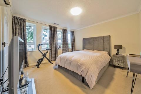 4 bedroom end of terrace house for sale, Knoll Crescent, Northwood, HA6