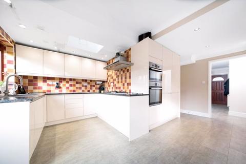 63 The Green, Welling, DA16 2PA