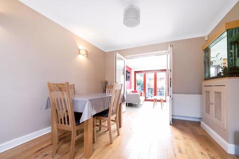 63 The Green, Welling, DA16 2PA