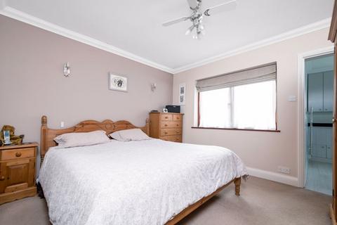 63 The Green, Welling, DA16 2PA