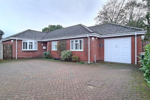 3 bedroom detached bungalow for sale, Yarmouth Road, North Walsham