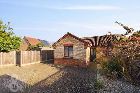 2 bedroom detached bungalow for sale - Meadowvale, Costessey