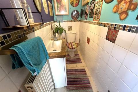 4 bedroom semi-detached house for sale - Beach Court, Great Wakering, Essex, SS3