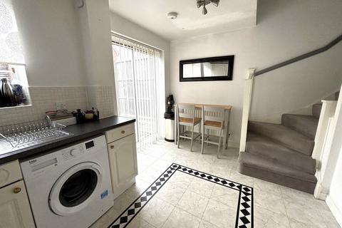 2 bedroom terraced house to rent, Cleveland Way, Stevenage