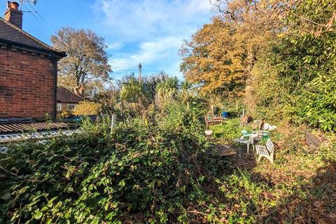 32 Fieldway, Haslemere, GU27 2AX