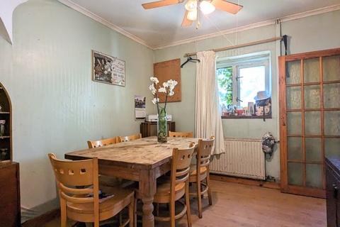 32 Fieldway, Haslemere, GU27 2AX