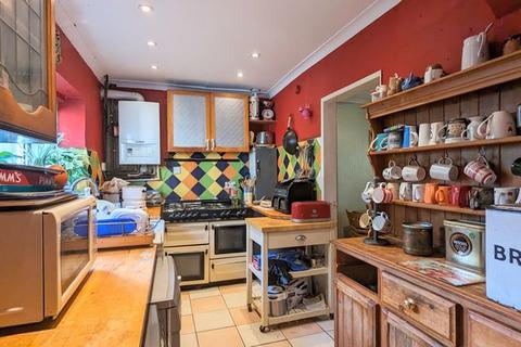 32 Fieldway, Haslemere, GU27 2AX