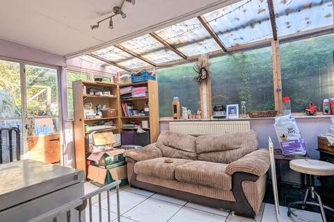 32 Fieldway, Haslemere, GU27 2AX