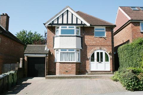 5 bedroom detached house to rent, Manor Road, Guildford