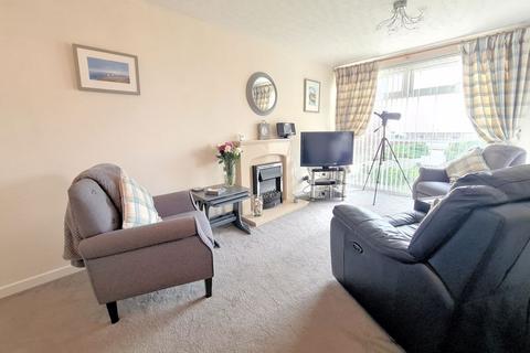 2 bedroom apartment for sale, East Lodge, Lee-On-The-Solent, PO13