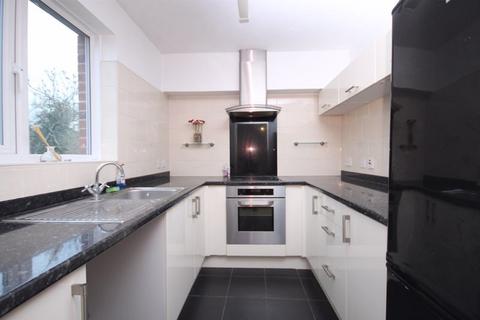 2 bedroom apartment for sale, Frensham Close, Southall