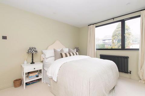 115 Bridgewater Road, Berkhamsted, HP4 1JR