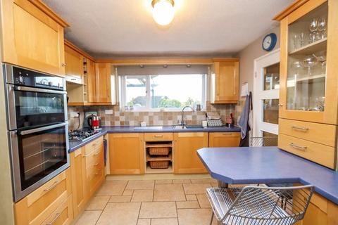 56 Ash Grove, Clevedon, BS21 7JZ