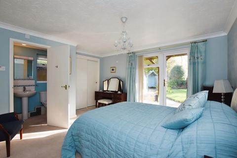 18 Cygnet Drive, Durrington, Salisbury, SP4 8LQ