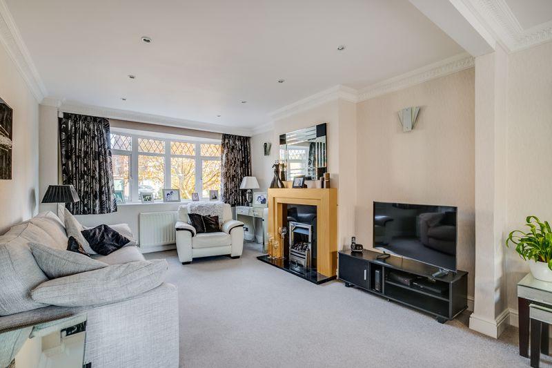 Cozens Road, Ware SG12 5 bed semidetached house for sale £750,000
