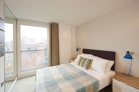 undefined, Horse Shoe Court, Brewhouse Yard, London