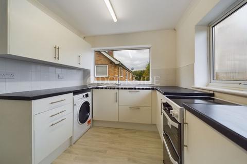 2 bedroom apartment to rent, Wetheral Drive, Chatham