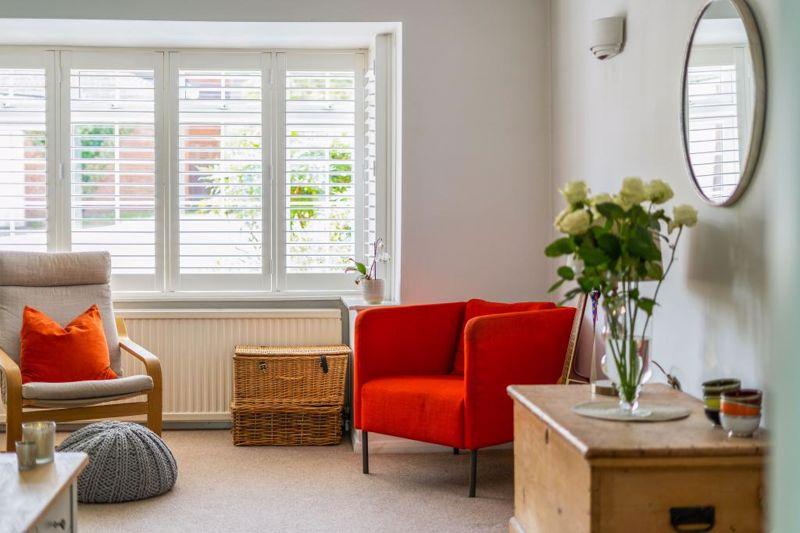 Sitting Room Bay...