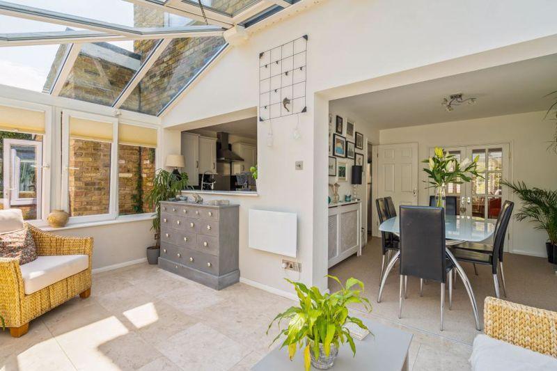 Conservatory/dining