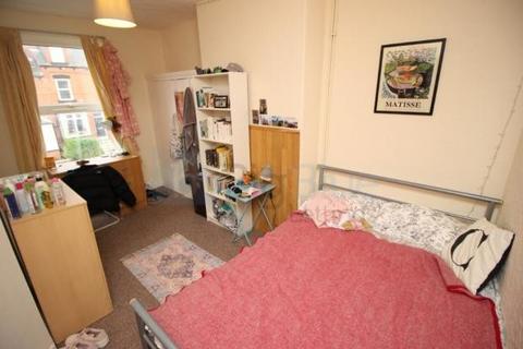 4 bedroom terraced house to rent, 3 Brudenell Street, Leeds LS6