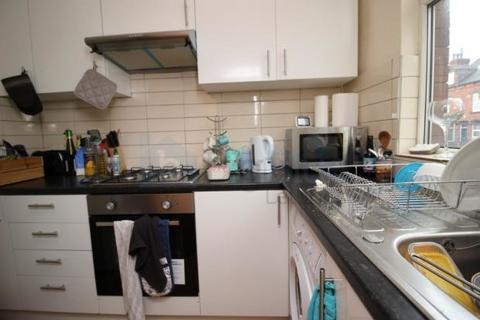 4 bedroom terraced house to rent, 3 Brudenell Street, Leeds LS6