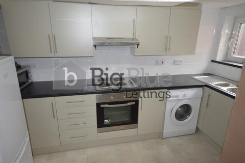 4 bedroom terraced house to rent, 4 Royal Park Avenue, Hyde Park, Leeds LS6