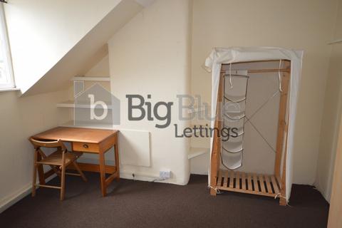 4 bedroom terraced house to rent, 4 Royal Park Avenue, Hyde Park, Leeds LS6